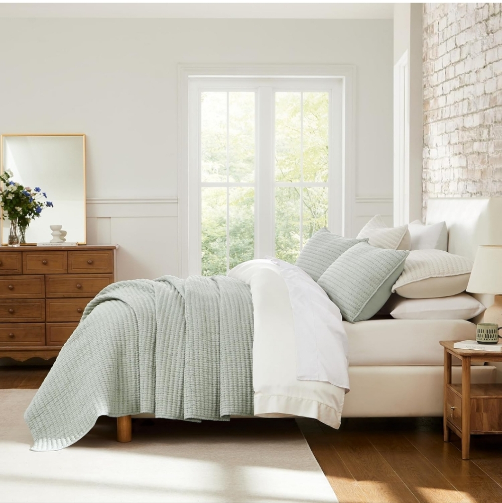  Sage Green Pick Stitch King Size Quilt Set, Striped Lightweight Soft Summer